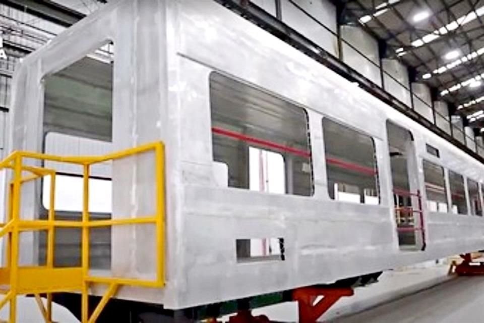 Tramo 2 Escrcega-Calkin: Entrega de trenes hasta septiembre de 2023. 24 nuevos pasos a desnivel.