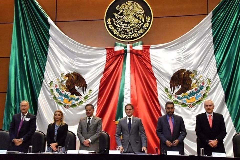 Santiago Nieto acudióa al foro'El Futuro de las Finanzas Públicas'.