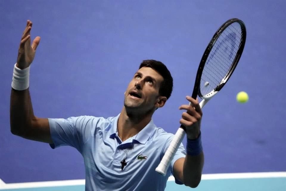 Novak Djokovic acecha la final del torneo de Astana.