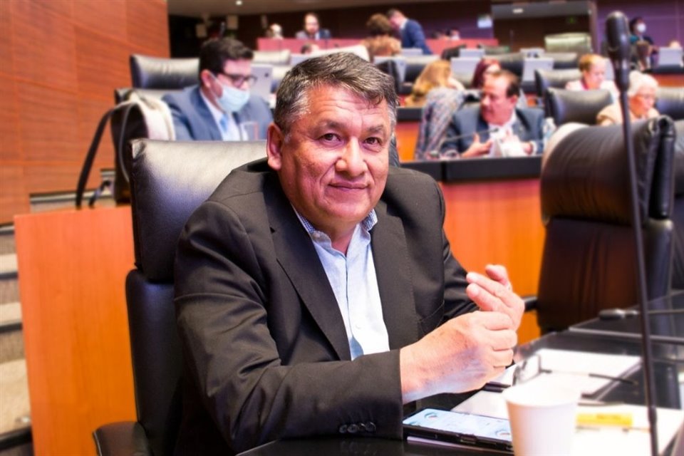 El senador se dirigía al informe de actividades legislativas de su homóloga Soledad Luévano, en Zacatecas, pero llegando a Trancoso tuvo el percance.