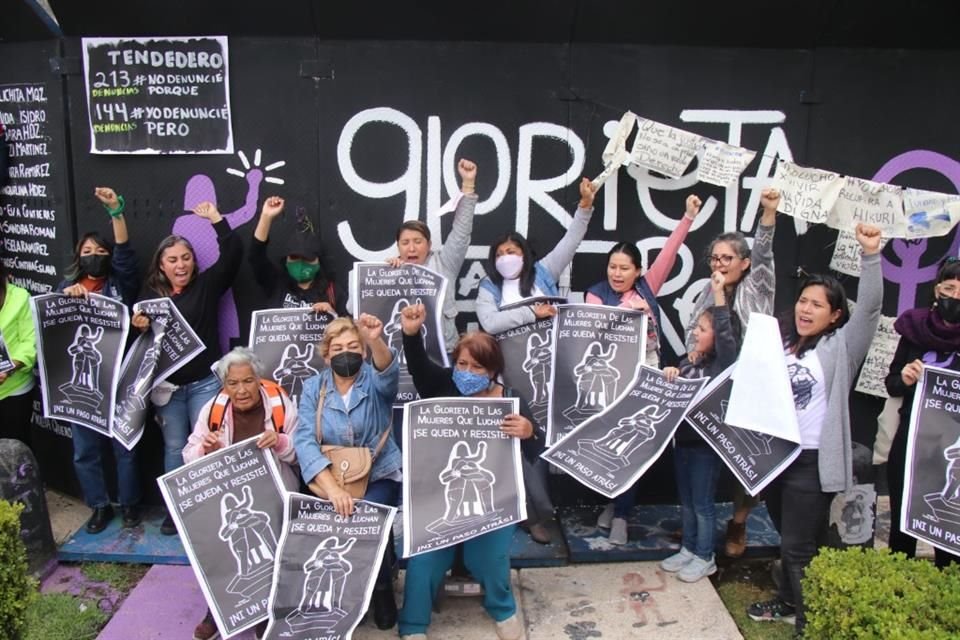 Colectivas se manifestaron en la Glorieta de las Mujeres que Luchan para evitar que el Gobierno la desmantele. 