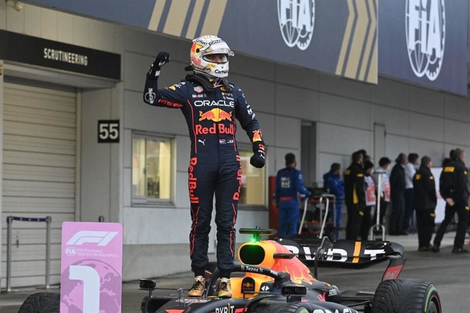 Max Verstappen ganó el GP de Japón y se coronó bicampeón de pilotos de la F1; el mexicano Checo Pérez quedó en el segundo lugar.