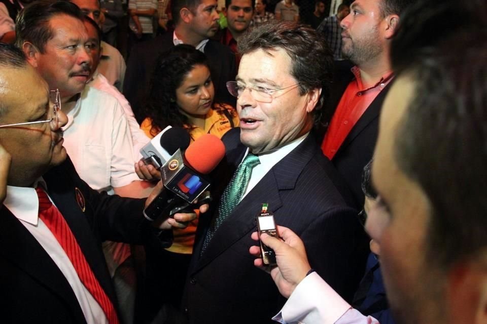 El ex Gobernador de Sonora, Eduardo Bours, paus su militancia en protesta por la conduccin de Alejandro 'Alito' Moreno