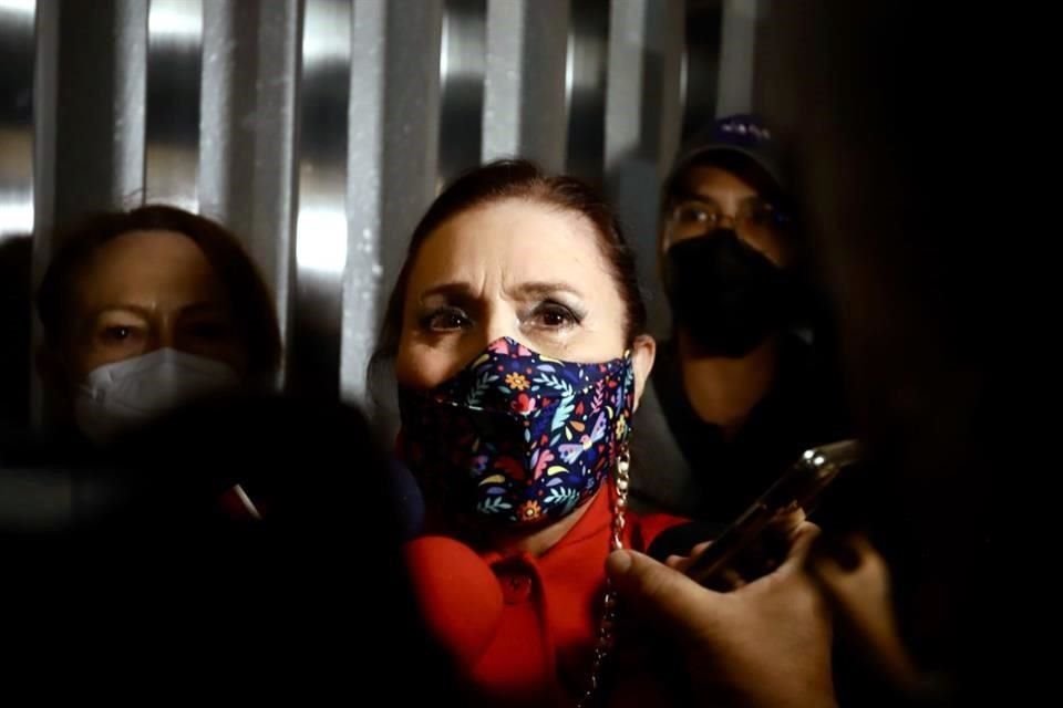 Rosario Robles a su salida del Reclusorio Femenil de Santa Martha Acatitla en agosto pasado.