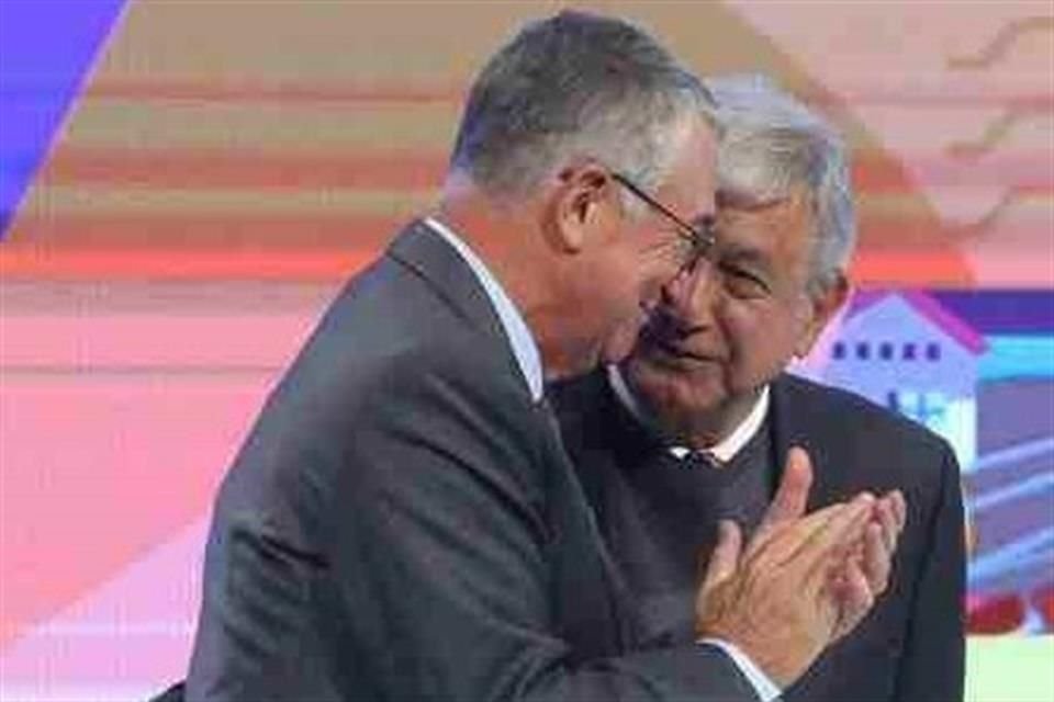 Ricardo Salinas y Andrés Manuel López Obrador.