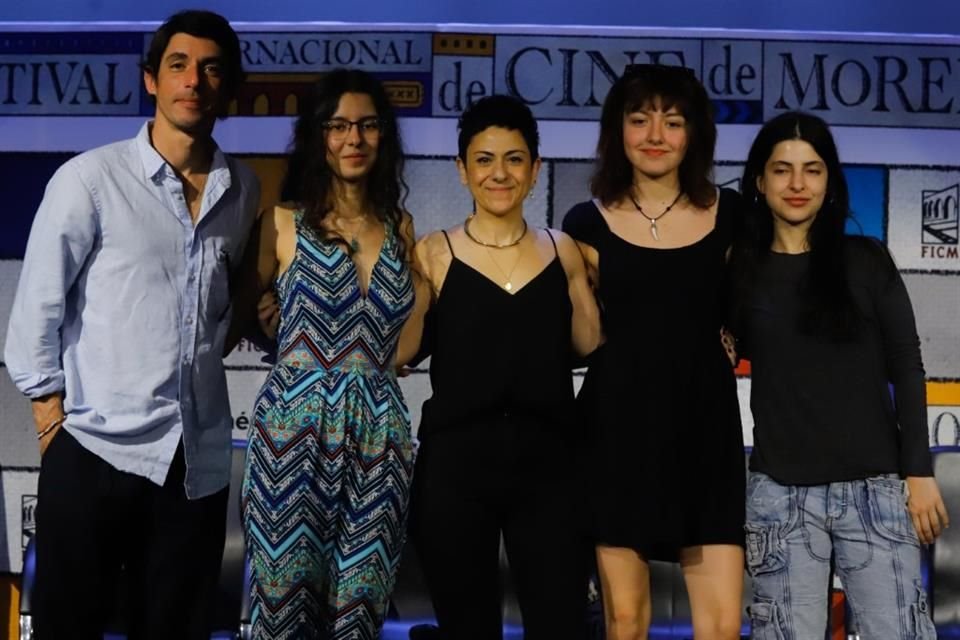 La directora Anabel Caso retrata los temas poco hablados de la adolescencia y la feminidad en 'Trigal', filme presentado en el FICM.