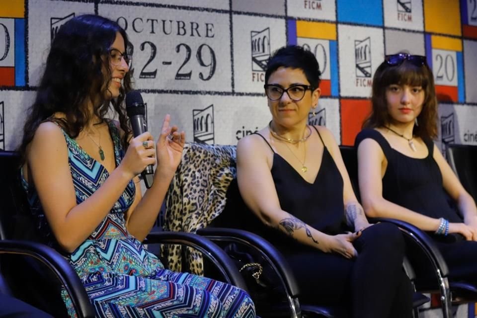 El elenco de Trigal acompañó a la directora Anabel Caso durante la presentación del filme.