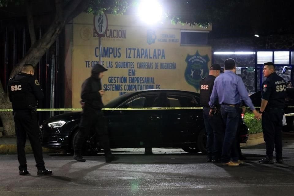 Una familia que viajaba a bordo de un automóvil fue atacada a balazos al exterior del Tecnológico Nacional de México en Iztapalapa.
