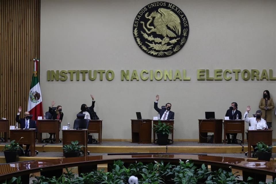 La Conferencia del Episcopado Mexicano (CEM) defendió al INE y advirtió que reforma electoral es regresiva y un agravio a la democracia.