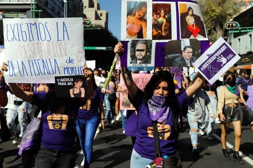 Casi un centenar de personas acudió a la marcha para exigir actuación y resultado de las autoridades por el caso de Ariadna Fernanda.