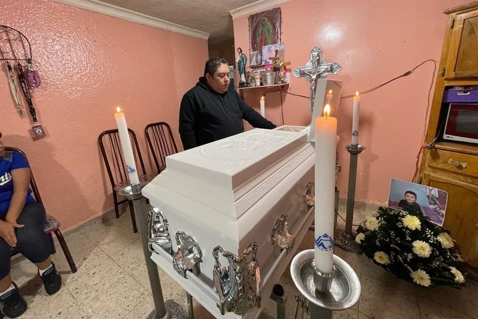 Este jueves se lleva a cabo el velorio del niño de 7 años en una casa de la calle Tollocan, en la Colonia Ciudad Azteca Segunda Sección, Ecatepec.