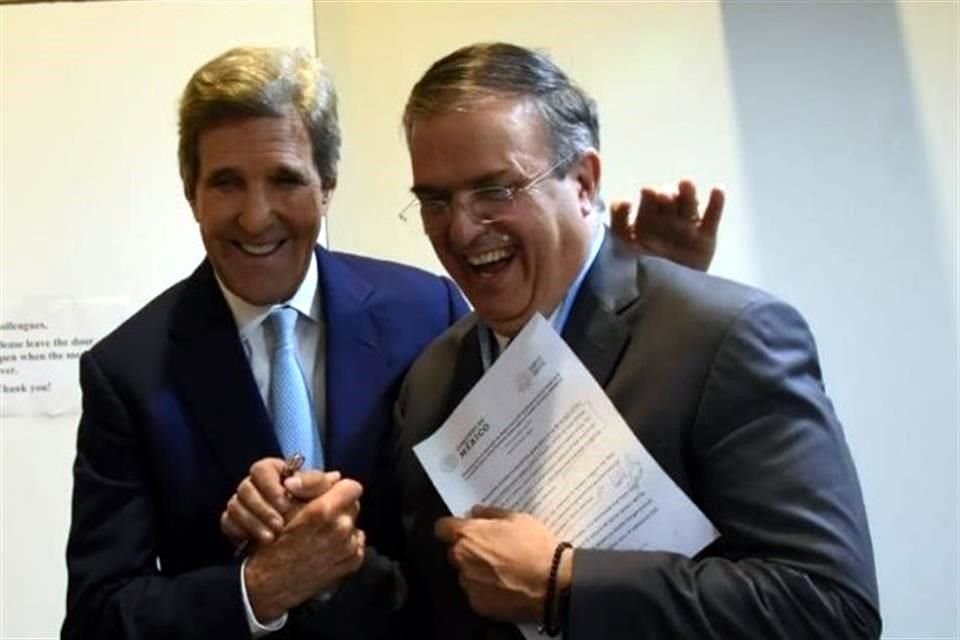 Ebrard y Kerry en el marco de COP27
