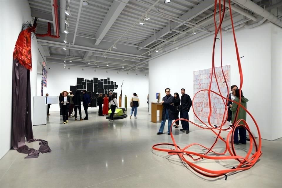 El nuevo espacio fue inaugurado con la exposición 'Todos juntos', que reune a 39 artistas representados por la galería.