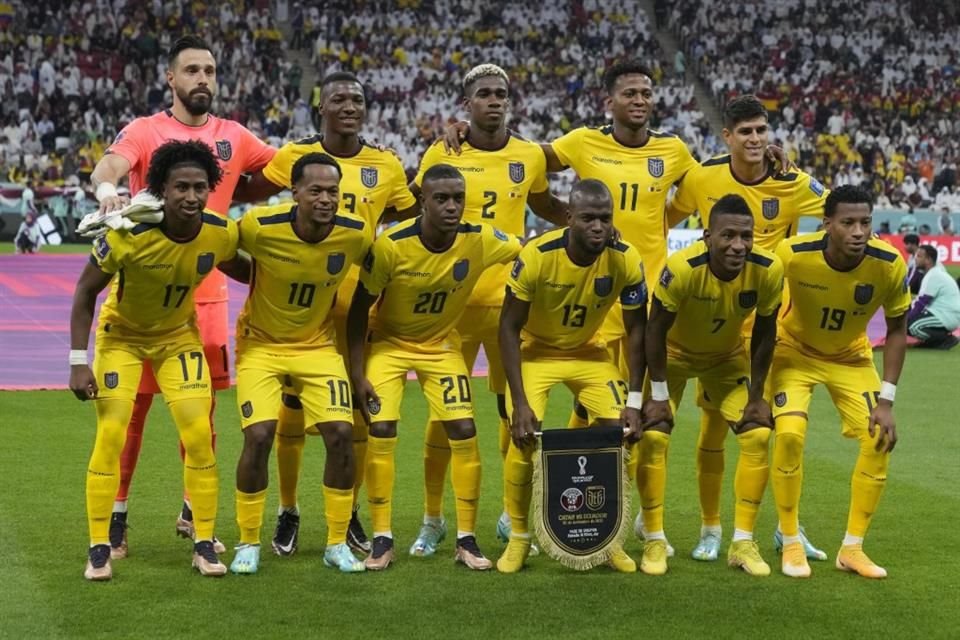 Ecuador posó antes de dar inicio al partido contra Qatar.