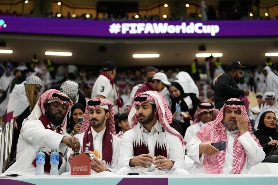 Los qataríes apenas y alentaban durante el encuentro.