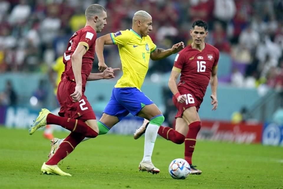 Richarlison consiguió el primer gol de Brasil en el Mundial.