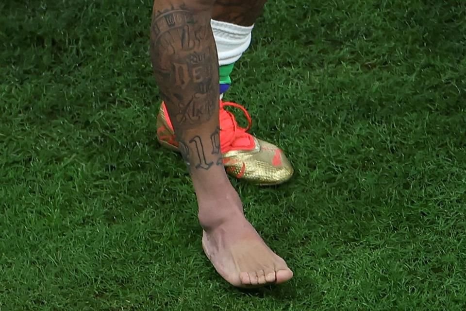 Así lucía el tobillo de Neymar al salir de cambio.