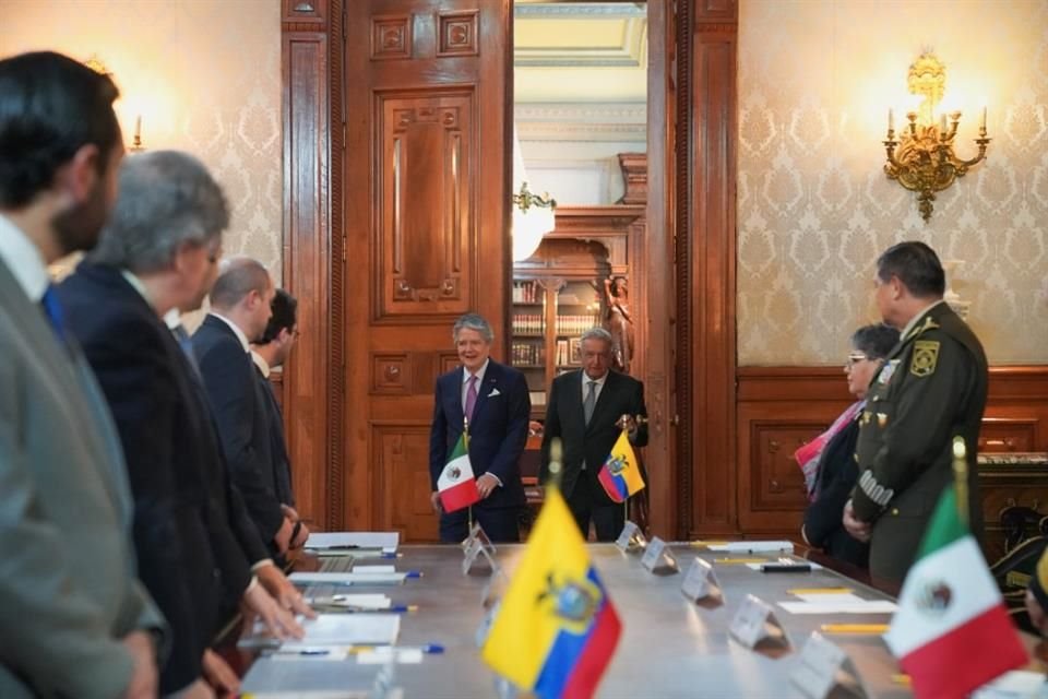 Presidentes de México y Ecuador acordaron durante reunión en CDMX impulsar un nuevo acuerdo comercial entre ambos países.