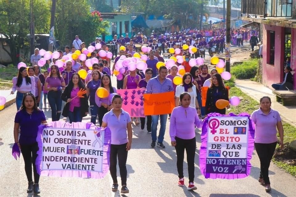 En diversas entidades de la República Mexicana, cientos de mujeres salieron a exigir acciones para frenar la violencia de género.