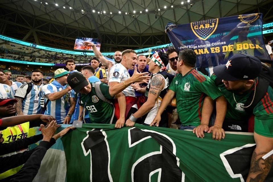 Mexicanos y argentinos tuvieron un altercado previo al arranque del partido.