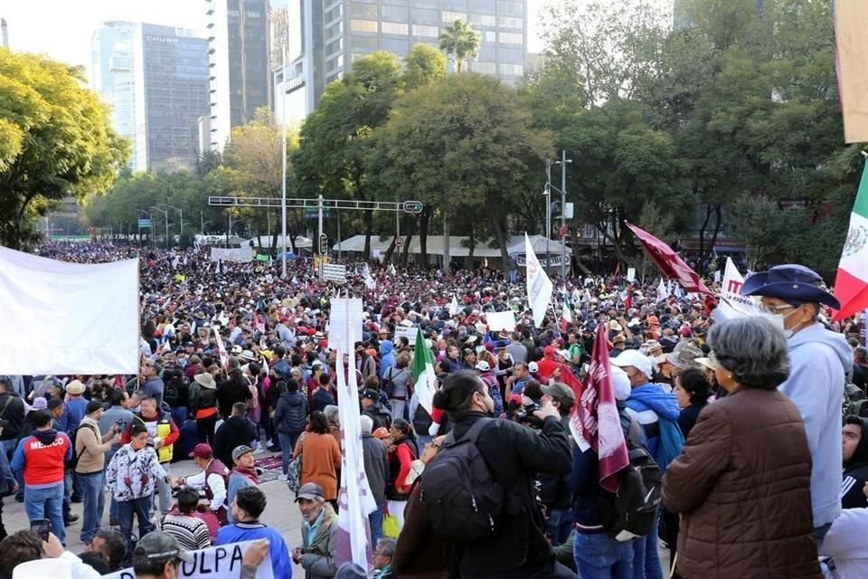 Miles de morenistas apoyan la contramarcha del Presidente Andrés Manuel López Obrador.