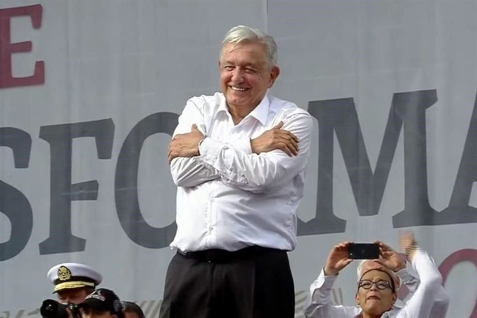 El Presidente durante su cuarto informe de Gobierno en el Zócalo el pasado 27 de noviembre.