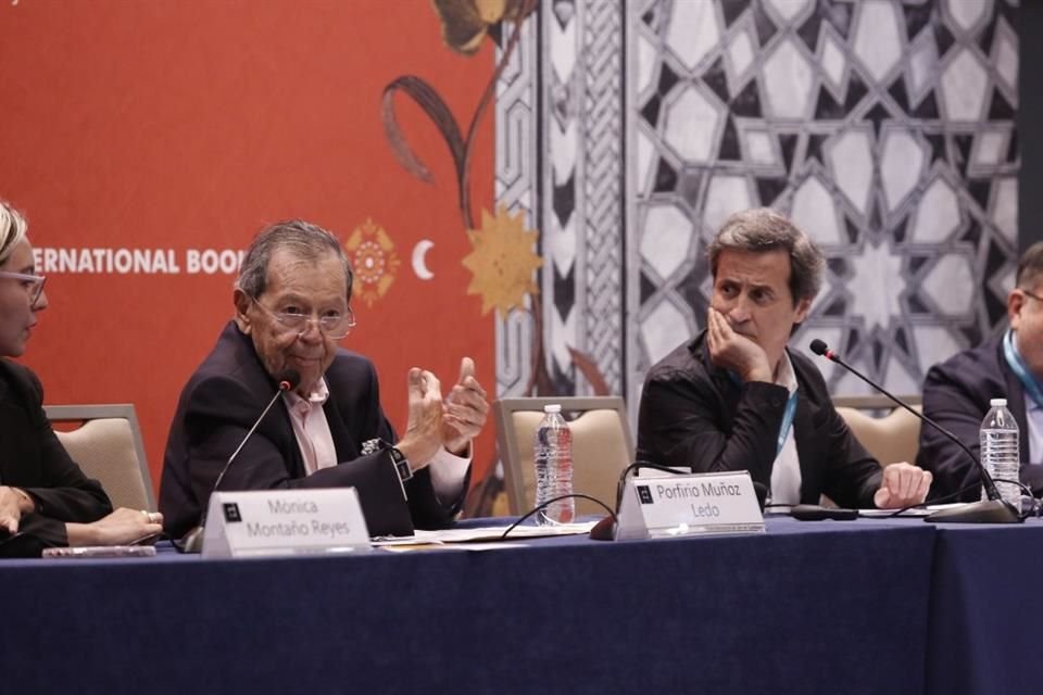 Porfirio Muñoz Ledo durante su participación en la mesa 'Populismo y democracia' de la FIL.