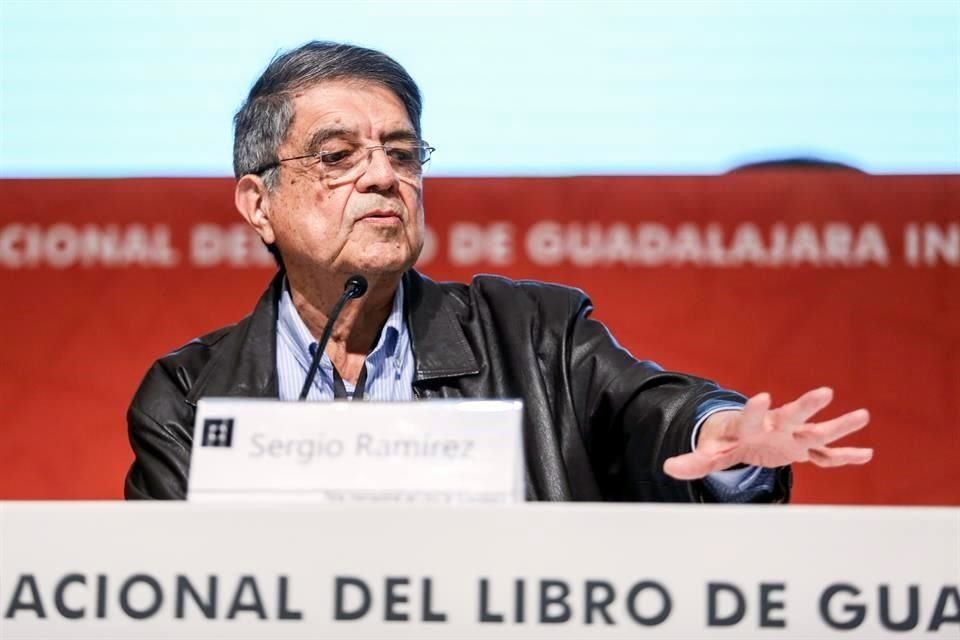 Sergio Ramírez sostuvo una charla con el escritor y editor venezolano Daniel Centeno Maldonado, como parte de la charla inaugural del Encuentro Internacional de Cuentistas.
