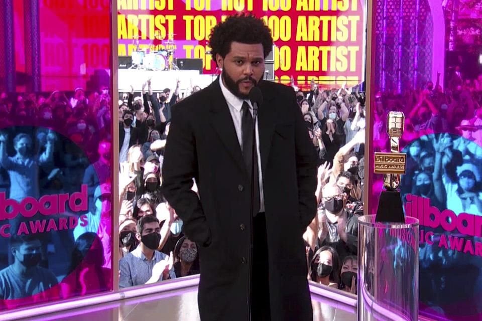 The Weeknd ya recibió ocho premios en la gala de los Billboard Music Awards.