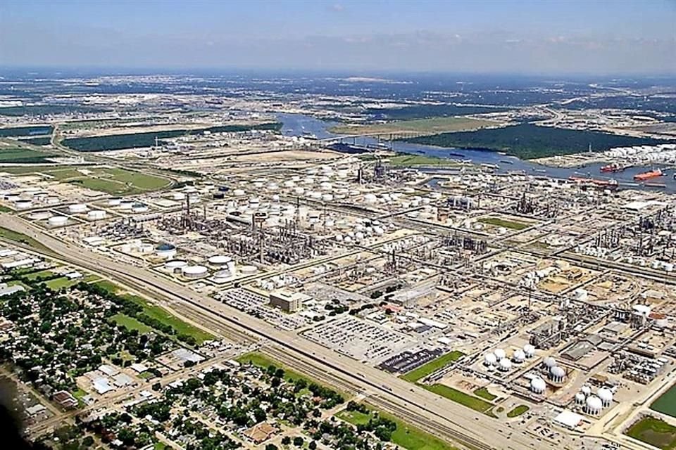 Por 596 mdd, Pemex cerró la compra de la refinería Deer Park, en Texas, un complejo cuyo valor total sería 14% el costo de Dos Bocas.