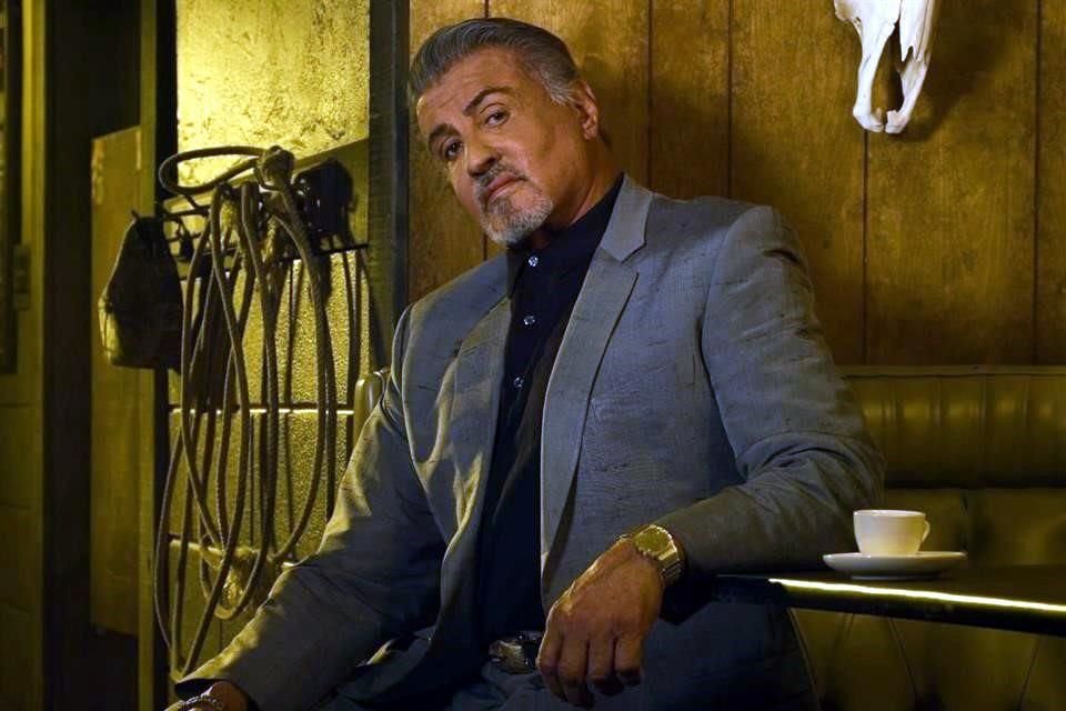 Materializa Sylvester Stallone en la serie de televisión 'Tulsa King', de Paramount+, un añejo deseo actoral: interpretar a un gángster.