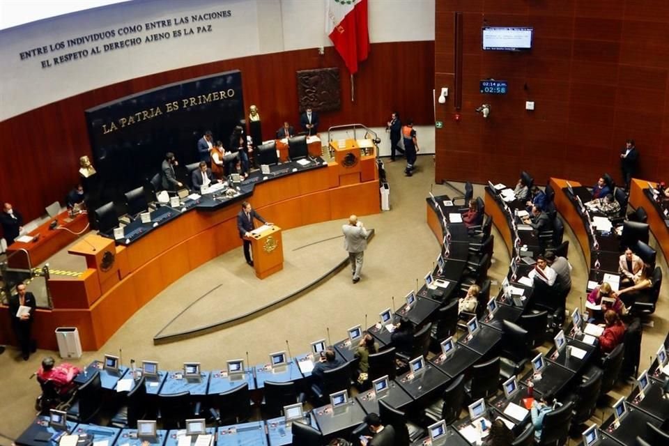 Morena y aliados en el Senado se perfilan para aprobar 'Plan B' electoral, que debilita la estructura administrativa del INE rumbo al 2024.