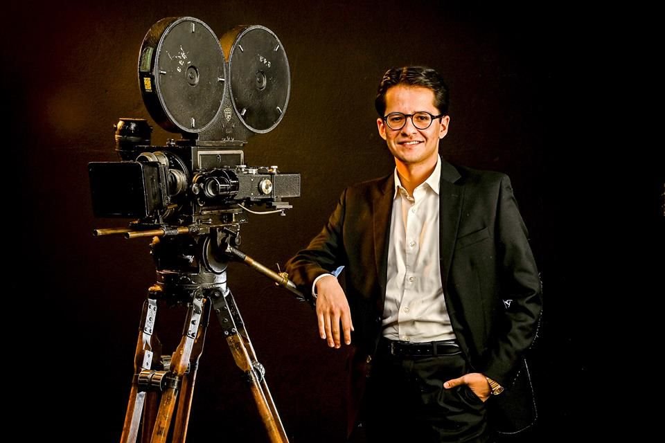 Víctor Meade, elegido por el CIDE como su Mejor Estudiante 2022, reflexiona sobre su vida a partir de un símil cinematográfico.