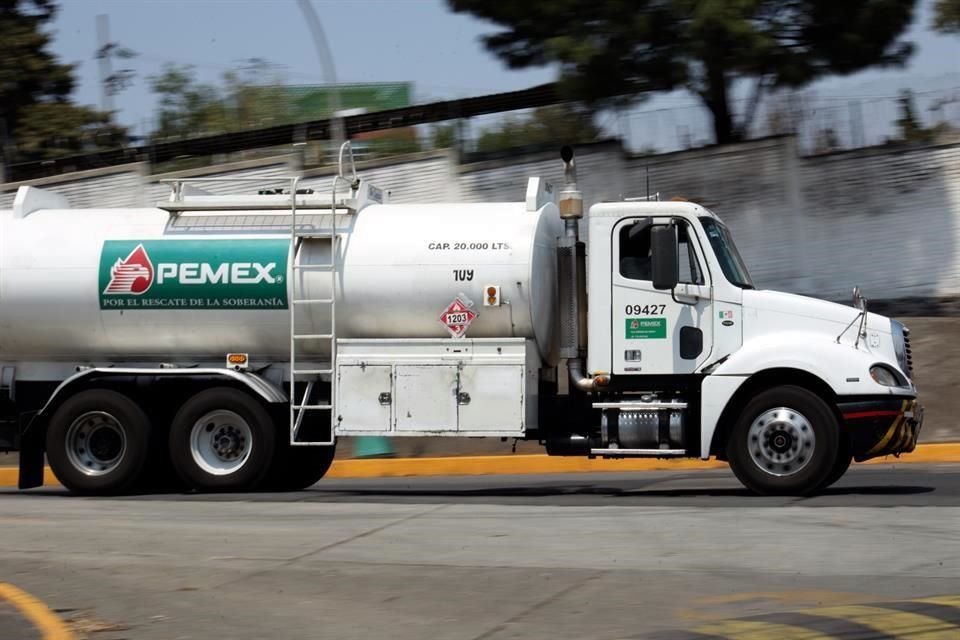 La producción de hidrocarburos de Pemex con sus socios para agosto fue de un millón 657 mil barriles diarios.