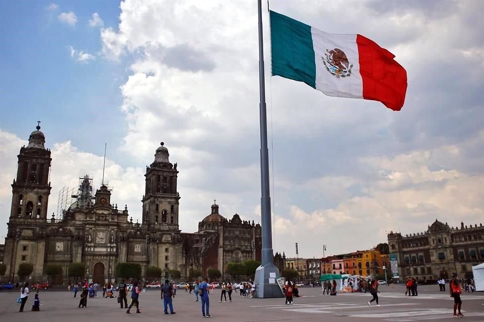 La economía de México, medida por el IGAE, retrocedió 0.43% en septiembre.