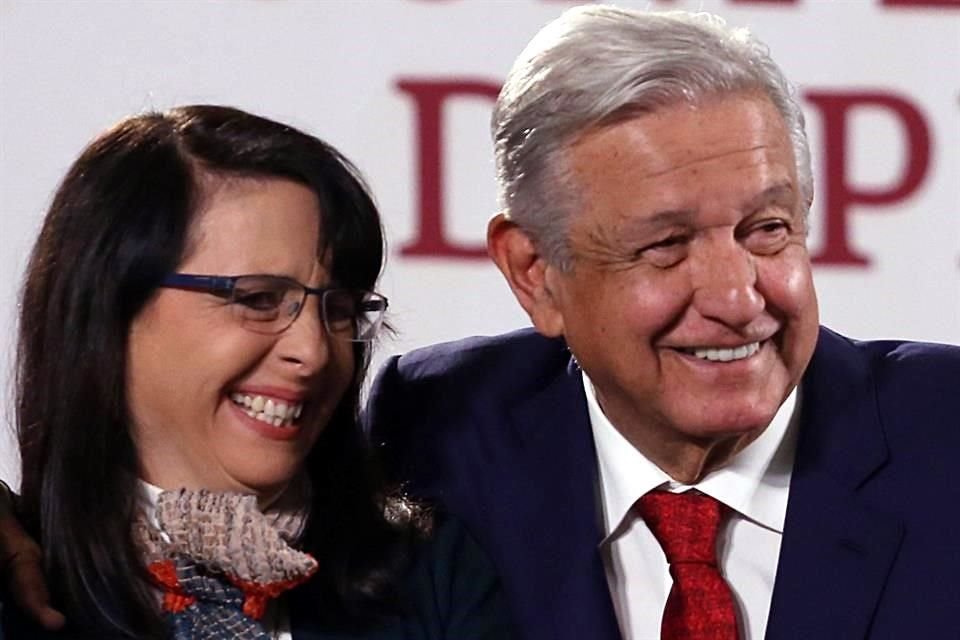 María Elena Álvarez-Buylla, titular del Conacyt, con el Presidente Andrés Manuel López Obrador.