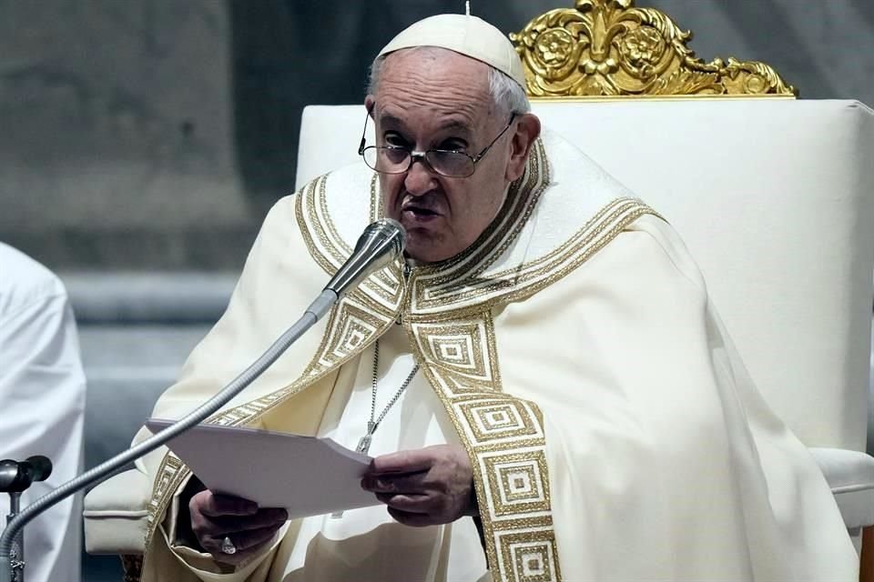 El Papa Francisco da sus primeras declaraciones tras la muerte de Benedicto.