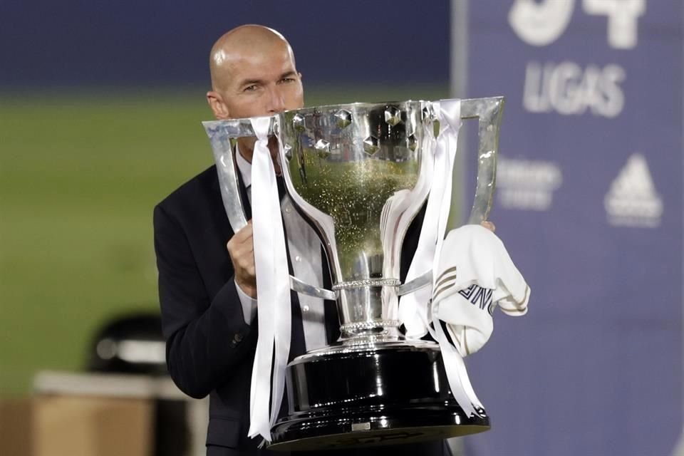 Zidane sumó 11 títulos entre sus dos etapas.