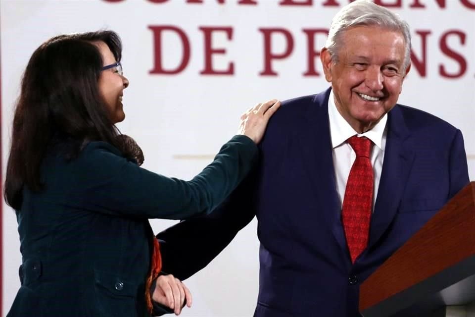 María Elena Álvarez-Buylla, titular del Conacyt, y el Presidente Andrés Manuel López Obrador.