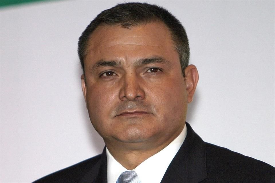 García Luna está acusado de cinco cargos, algunos por narcotráfico.