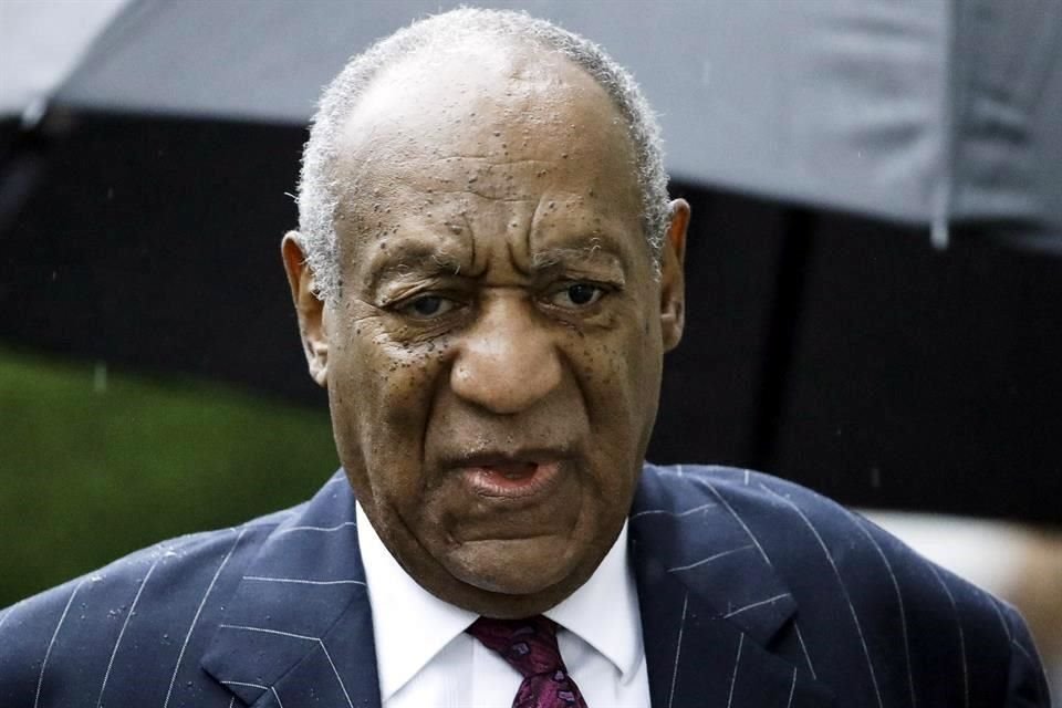 Bill Cosby se queda sin libertad condicional por no aceptar someterse a terapia para depredadores sexuales.