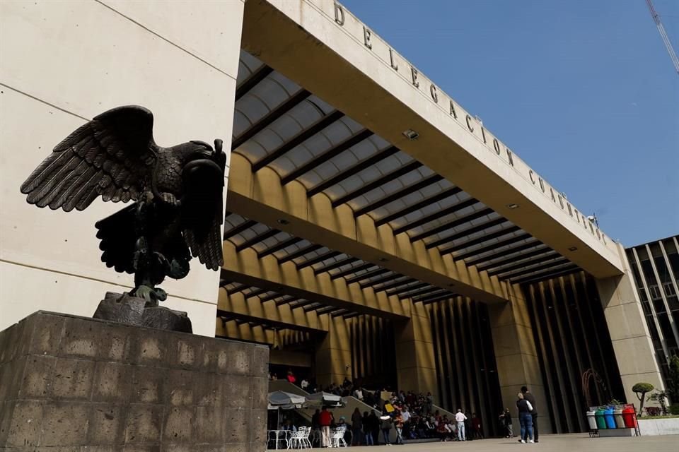Las autoridades capitalinas encontraron el jueves volantes contra la Jefa de Gobierno en la sede de Cuauhtémoc.