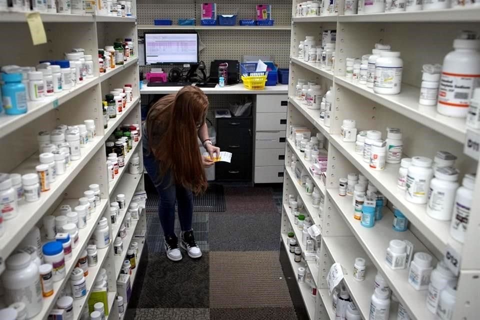 El periódico Los Ángeles Times denunció que en farmacias mexicanas venden medicinas contaminadas con fentanilo.