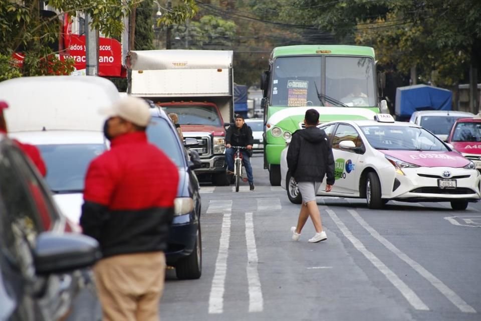 'Como vecinos, no estamos de acuerdo con una ciclopista en José Martí, porque la calle no tiene las condiciones para tenerla', señaló Rosa María Román, coordinadora vecinal.