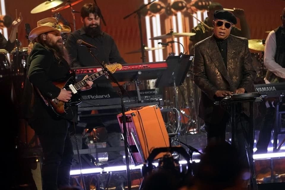 Chris Stapleton y Stevie Wonder cantaron 'Higher Ground' en la gala.