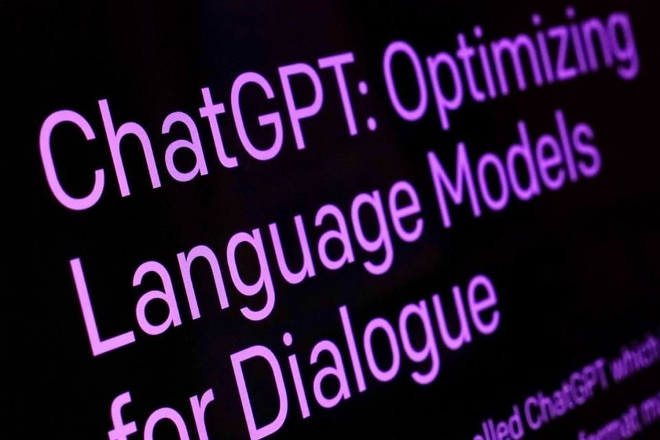 ChatGPT es un sistema de chat soportado a través de Inteligencia Artificial entrenado para responder conversaciones.