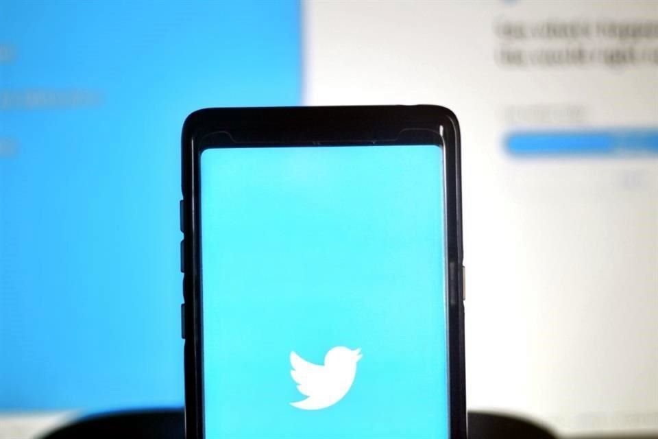 Los suscriptores de Twitter Blue en Estados Unidos pueden escribir hasta 4 mil caracteres en sus tuits a partir de hoy.
