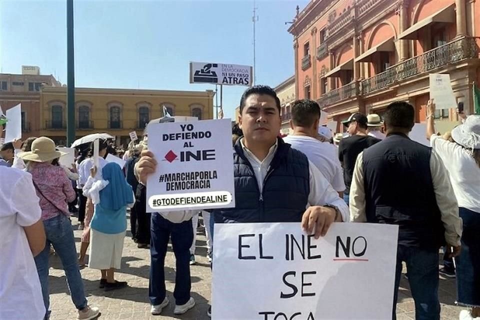 Unas nueve mil personas marcharon en los municipios de León, Irapuato y San Miguel de Allende, en el estado Guanajuato.