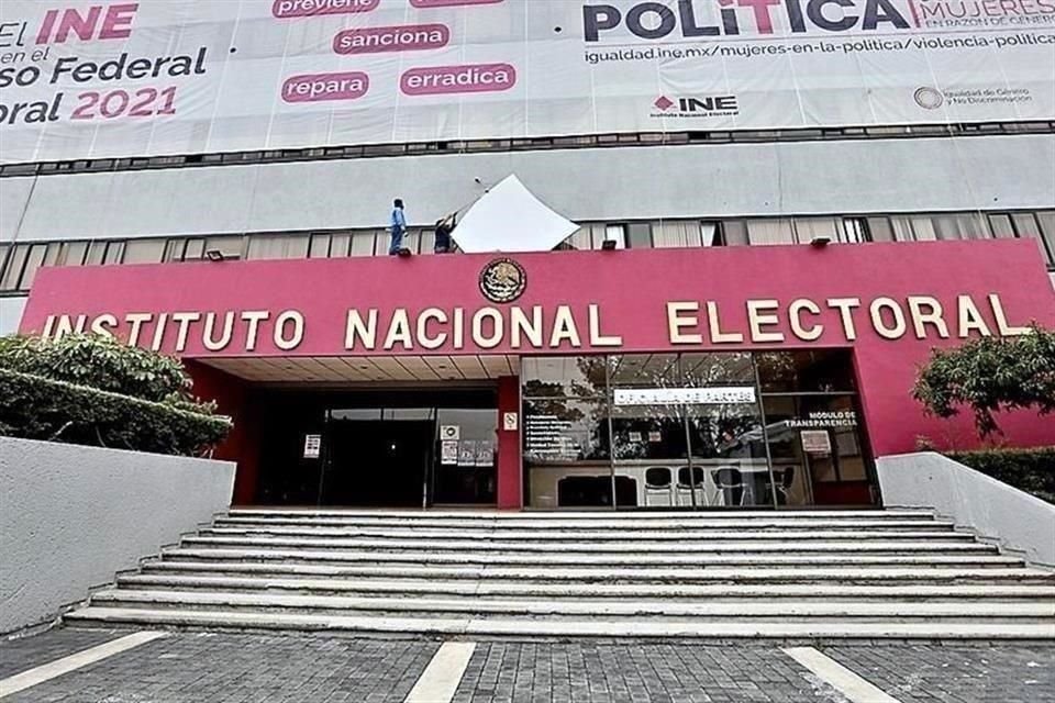 Los 4 nuevos consejeros electorales del INE tomarán protesta el lunes y asumirán funciones el martes, según anunció Lorenzo Córdova.