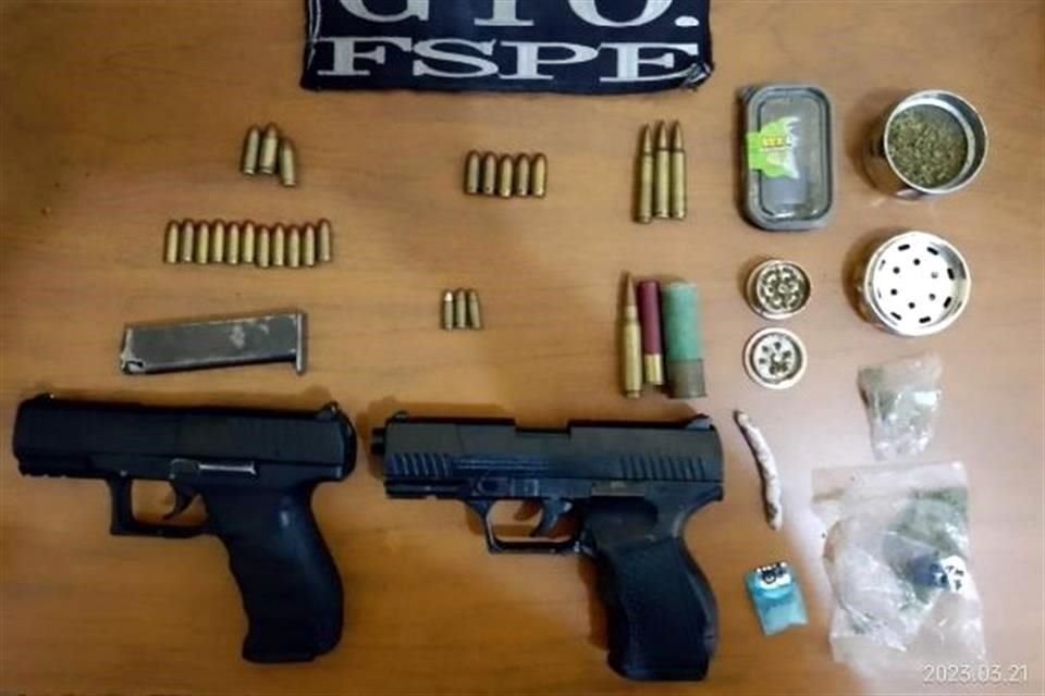 Armas y dosis de droga aseguradas en Moroleón.